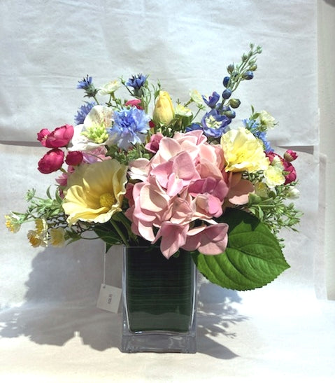 15"H x 15"W Fresh Look Floral Bouquet